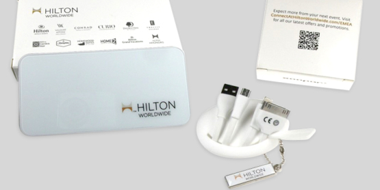Multi-Ladekabel und Powerbank im Hilton Design