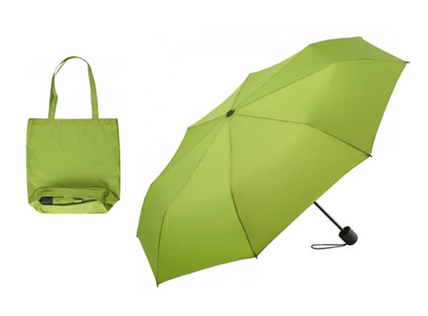 Grüner Taschenschirm aus recyceltem Material
